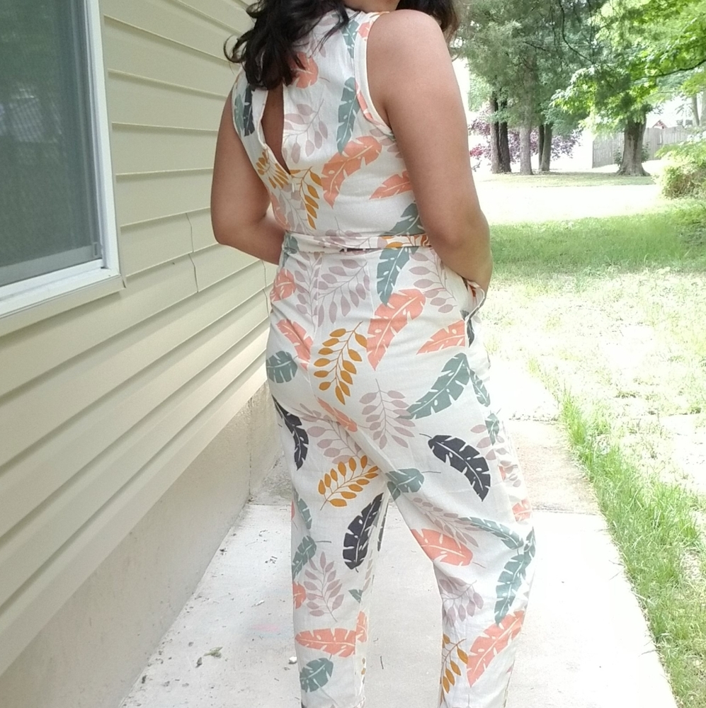 AVANT-GARDE CREAM LEAF PRINT JUMPSUIT - Picture 4 of 9